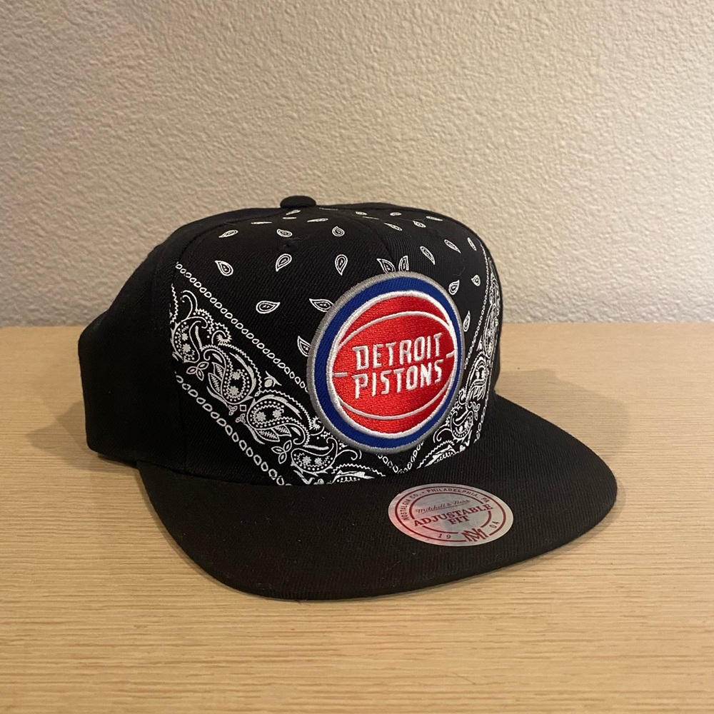 Snapback Detroit Pistons Hat
